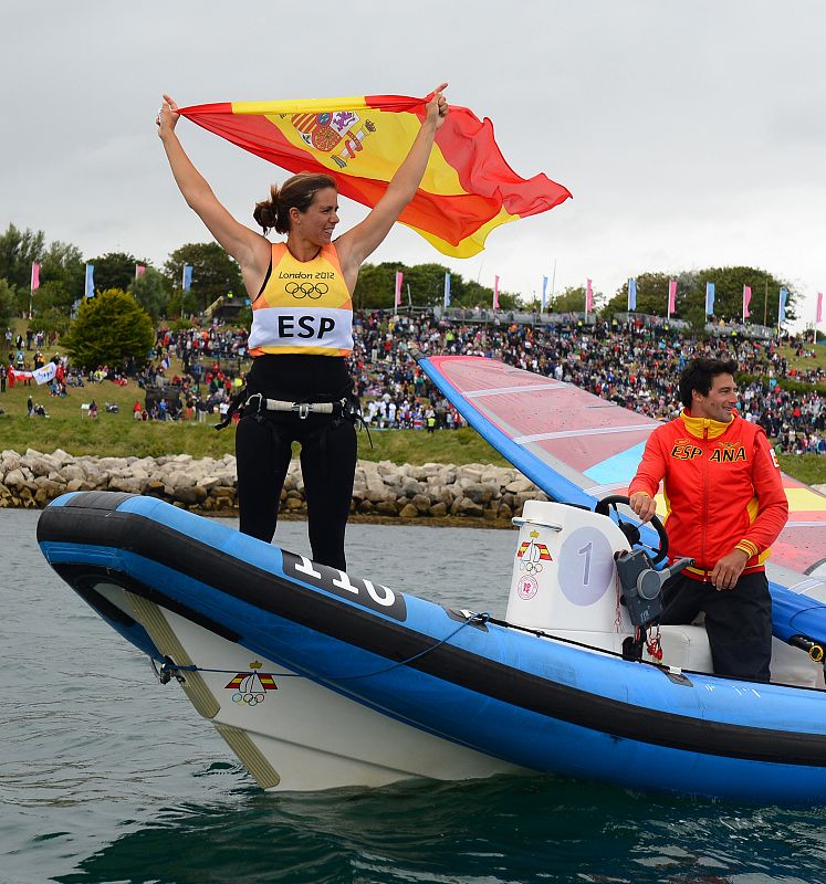 Marina Alabau Neira celebra su triunfo. Primera medalla de oro para España.
