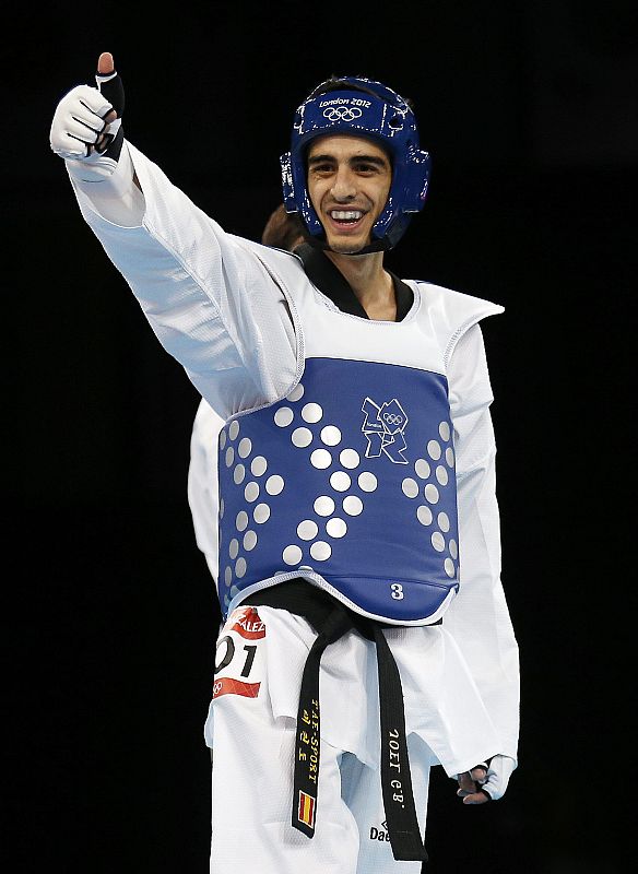 Joel celebra su pase a semfinales en la categoría de -58 kilos
