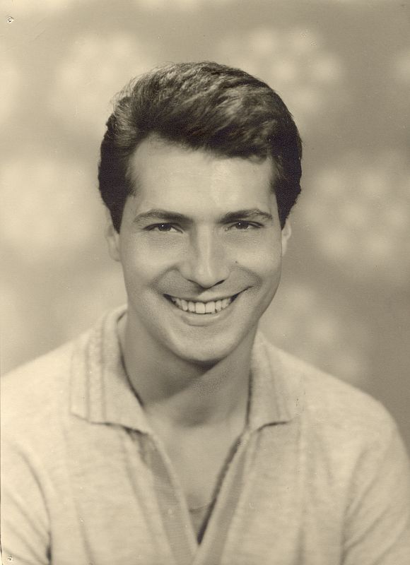 Foto de juventud del actor Sancho Gracia