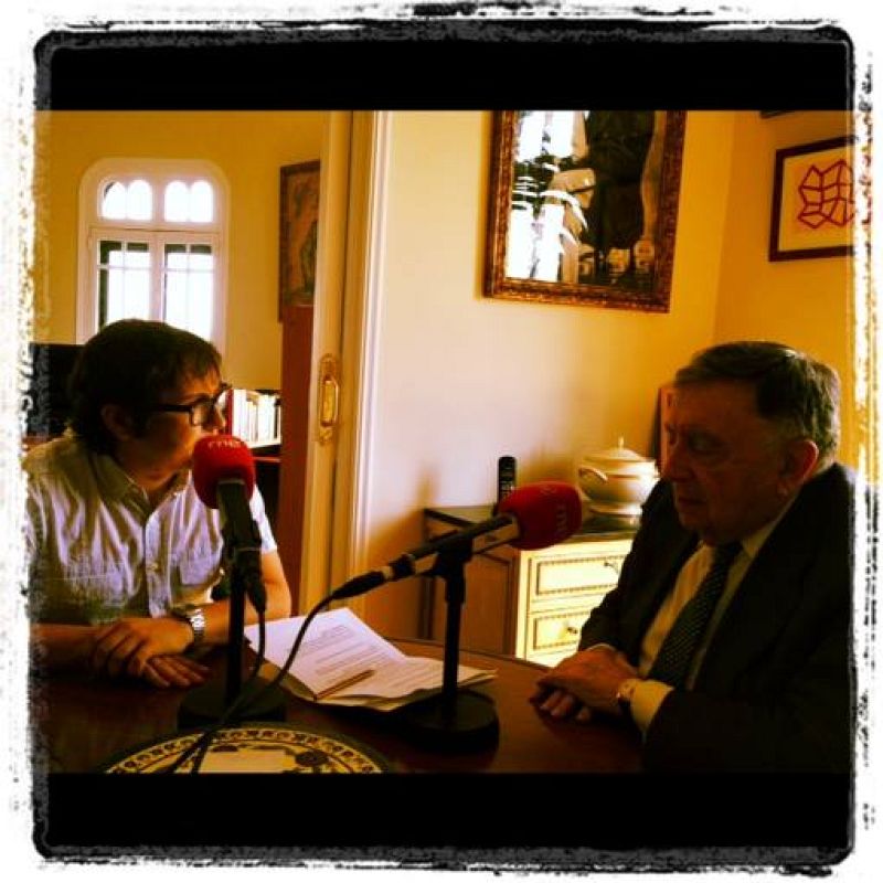 Luis María Anson responde las preguntas de Sergio Martín.