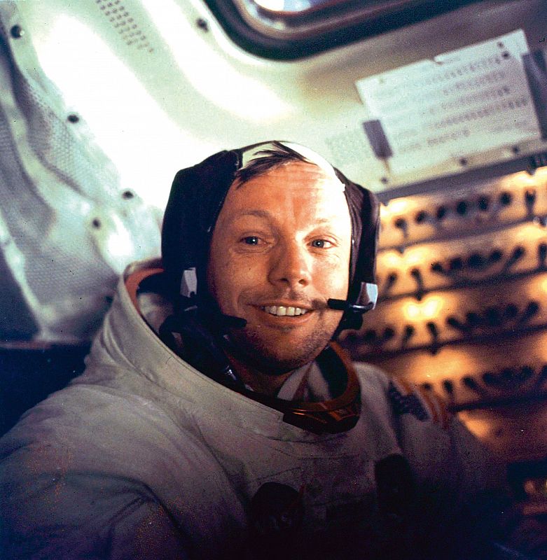 El astronauta Neil Armstrong, el primer hombre que pisó la Luna, ha fallecido a los 82 años en Ohio (EE.UU.)