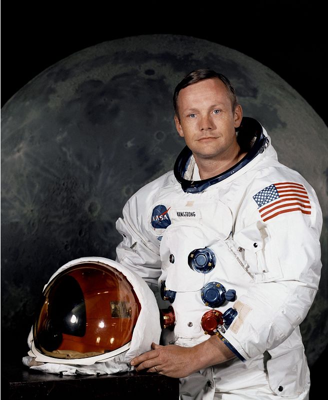 El astronauta estadounidense Neil Amstrong, el primer hombre en pisar la luna, ha muerto a los 82 años