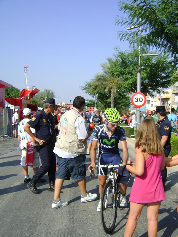 Ciclistas por la calzada