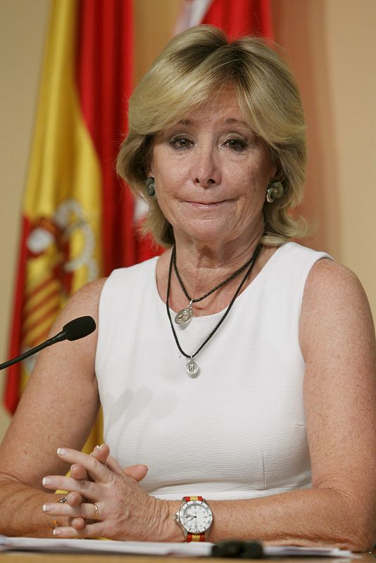 Esperanza Aguirre anuncia su dimisión