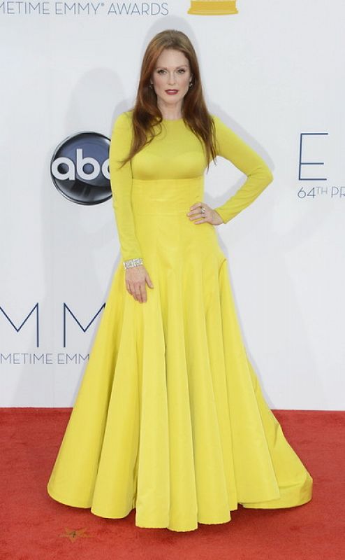 La actriz Julianne Moore con un vestido de la primera colección de Raf Simons para Dior.