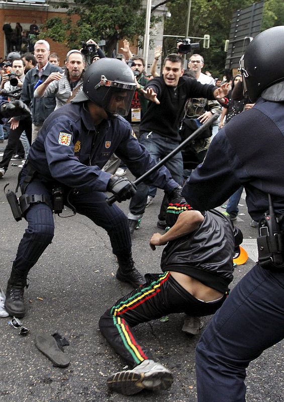 15 heridos y nueve detenidos en la manifestación del 25S.