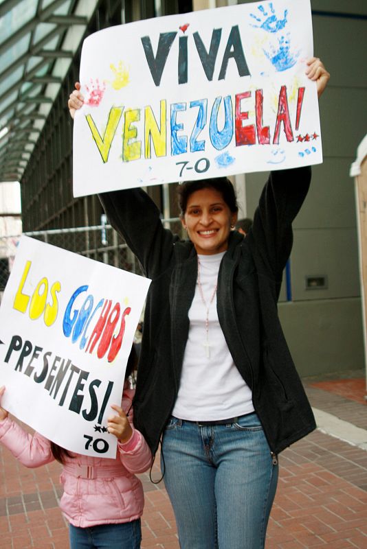 VENEZOLANOS LLEGAN A LAS URNAS EN NUEVA ORLEANS