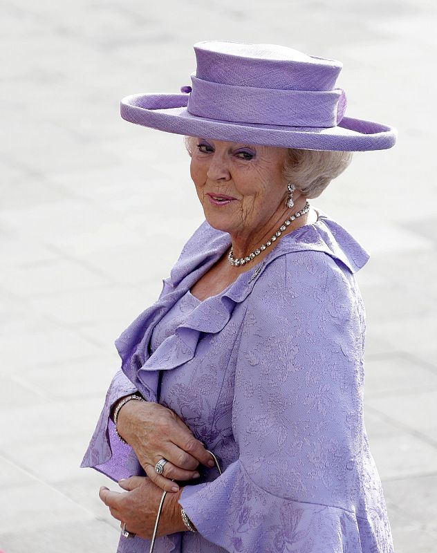 Netherlands' Queen Beatrix arrives for the religious wedding service of Luxembourg's Hereditary Grand Duke Guillaume and Countess Stephanie de Lannoy at the Notre-Dame Cathedral in Luxembourg