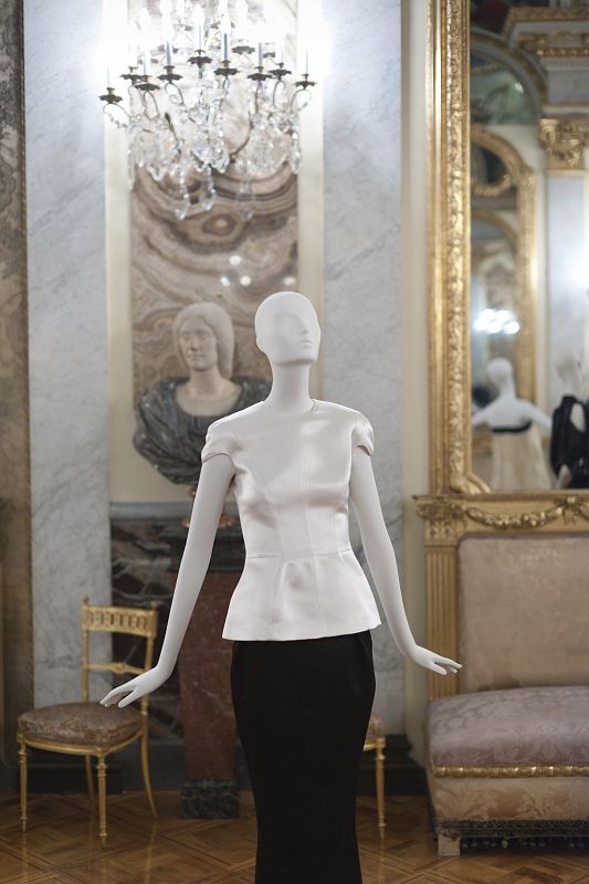 El museo Cerralbo acoge la exposición La moda es Sueño que recoge el talento español de los últimos 25 años.