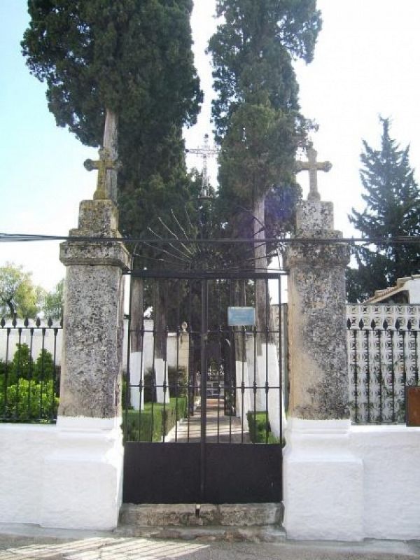 Entrada al cementerio de Monturque, Córdoba.