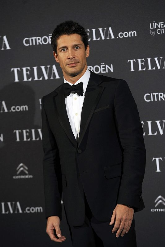 El presentador Jaime Cantizado, con esmoquin de Gucci en los Premios T de Moda Telva 2012