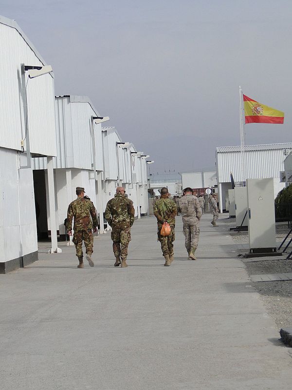 El equipo capitaneado por Mamen Asencio ha emitido dos programas especiales desde la base militar de Herat.