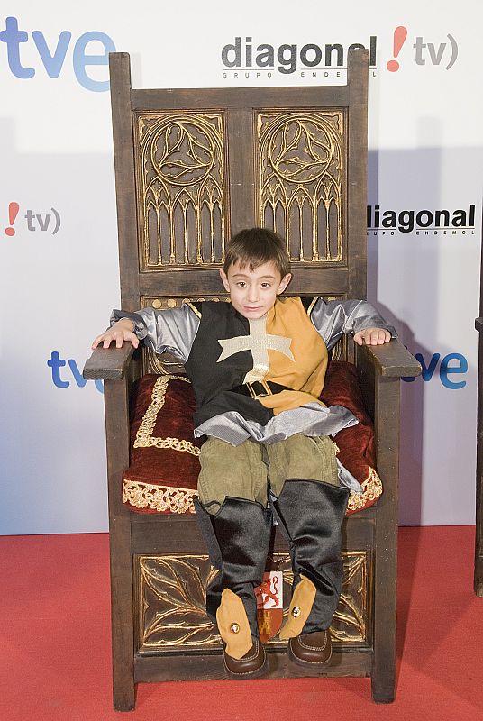 Los actores de 'Isabel' con los fans