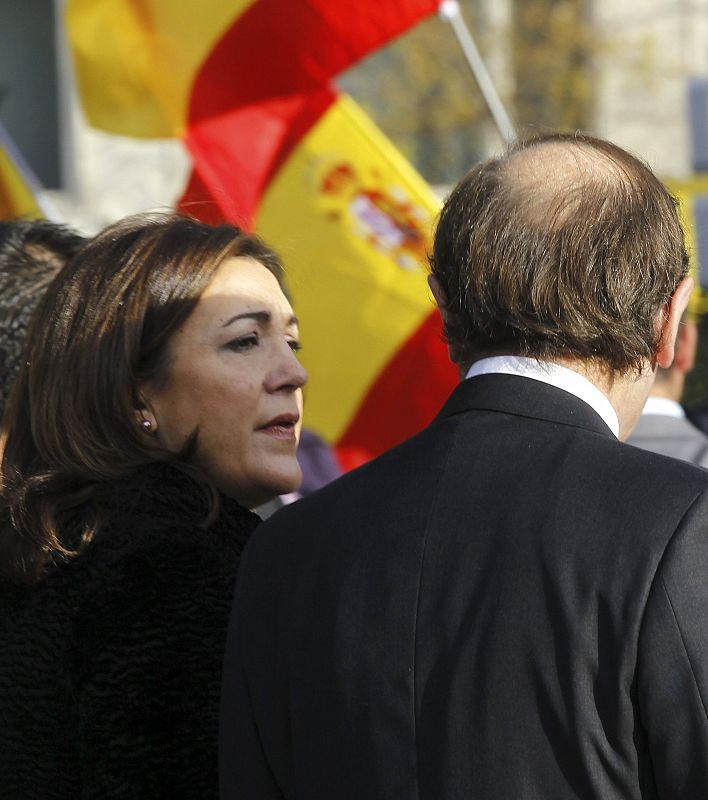 IZADO DE LA BANDERA NACIONAL CON MOTIVO DEL DÍA DE LA CONSTITUCIÓN