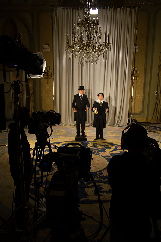 Josema Yuste y Carlos Latre interpretan a Tip y Coll en el homenaje al gag "como llenar un vaso de agua"