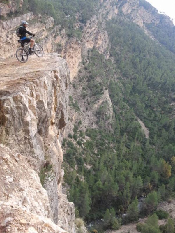 Asomado al abismo