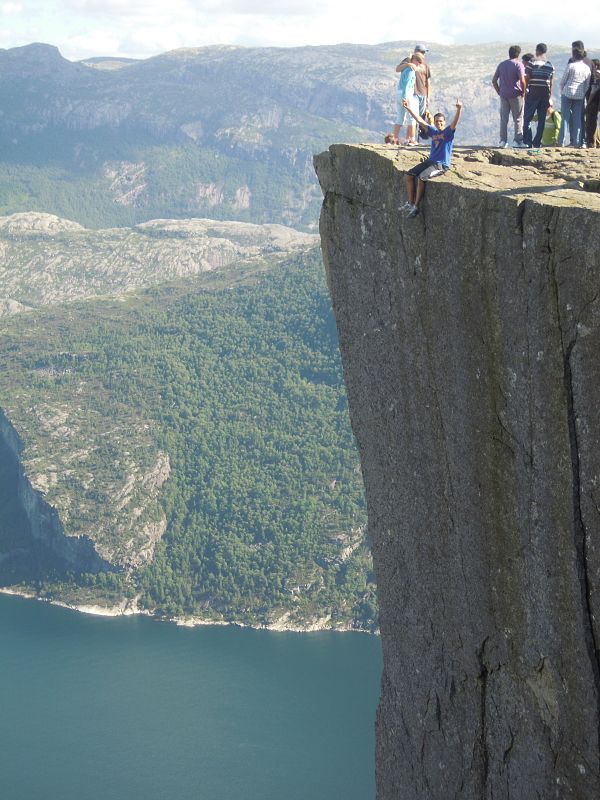 Preikestolen - 600 metros sobre el agua