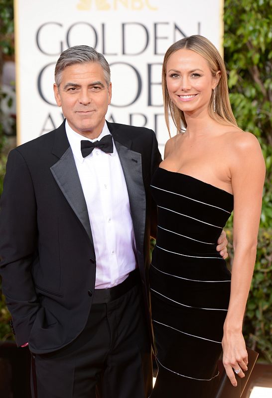 George Clooney y Stacy Keibler, protagonistas de la alfombra roja, pese a no estar nominados