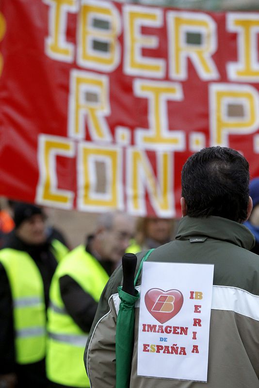 La manifestación de los trabajadores de Iberia en los exteriores de Barajas