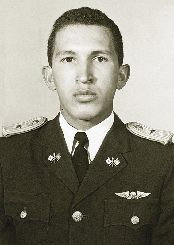 Hugo Chávez como segundo teniente en la Academia Militar de Caracas