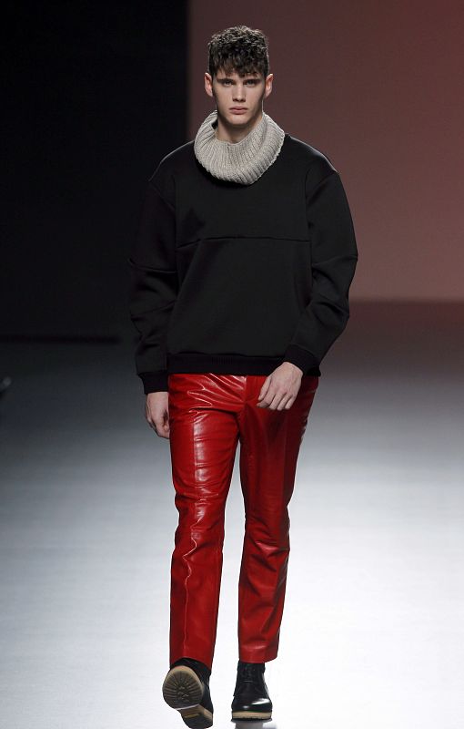 DESFILE AMAYA ARZUAGA