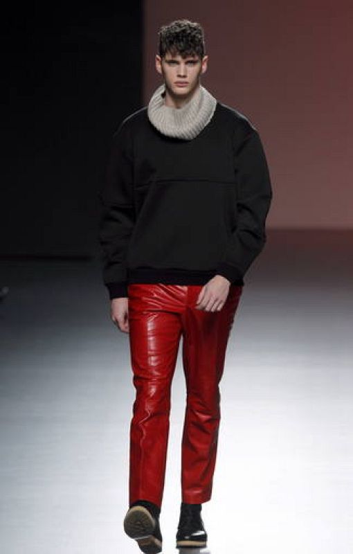 DESFILE AMAYA ARZUAGA