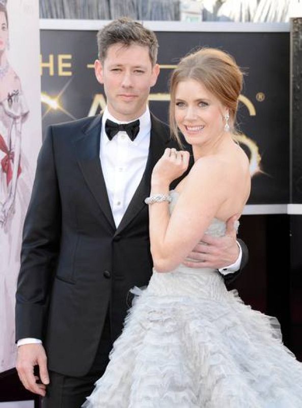 Amy Adams y su prometido Darren Le Gallo. 