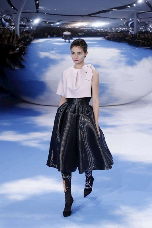 Desfile de Raf Simons para Dior. Semana del prêt-à-porter de París. Colecciones de otoño e invierno 2013/14.