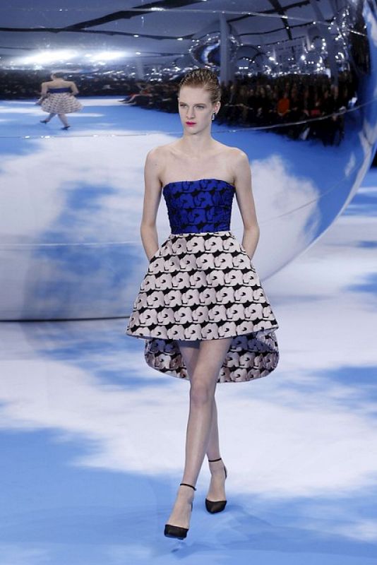 Desfile de Raf Simons para Dior. Semana del prêt-à-porter de París. Colecciones de otoño e invierno 2013/14.