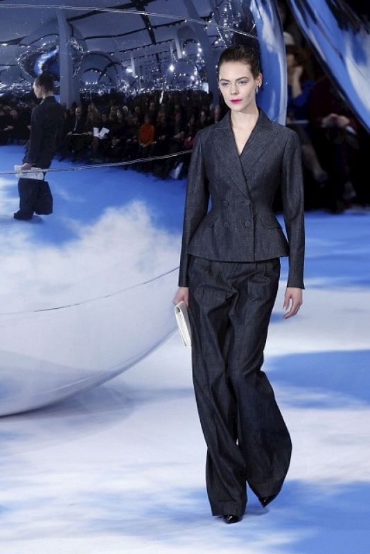 Desfile de Raf Simons para Dior. Semana del prêt-à-porter de París. Colecciones de otoño e invierno 2013/14.