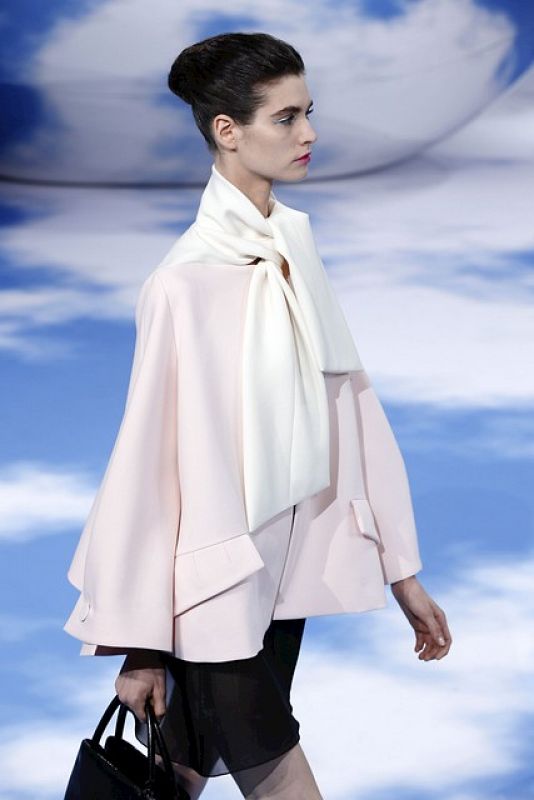 Desfile de Raf Simons para Dior. Semana del prêt-à-porter de París. Colecciones de otoño e invierno 2013/14.