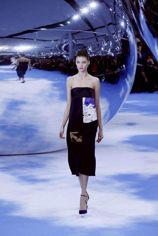 Desfile de Raf Simons para Dior. Semana del prêt-à-porter de París. Colecciones de otoño e invierno 2013/14.