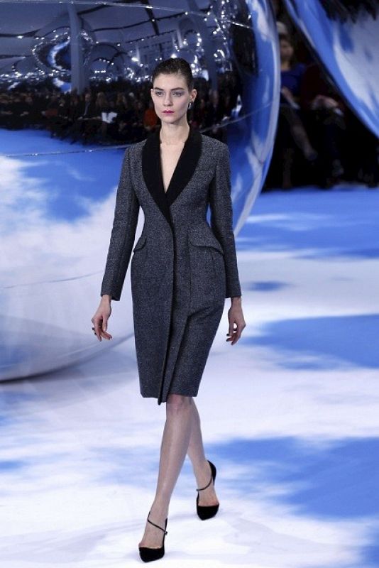 Desfile de Raf Simons para Dior. Semana del prêt-à-porter de París. Colecciones de otoño e invierno 2013/14.