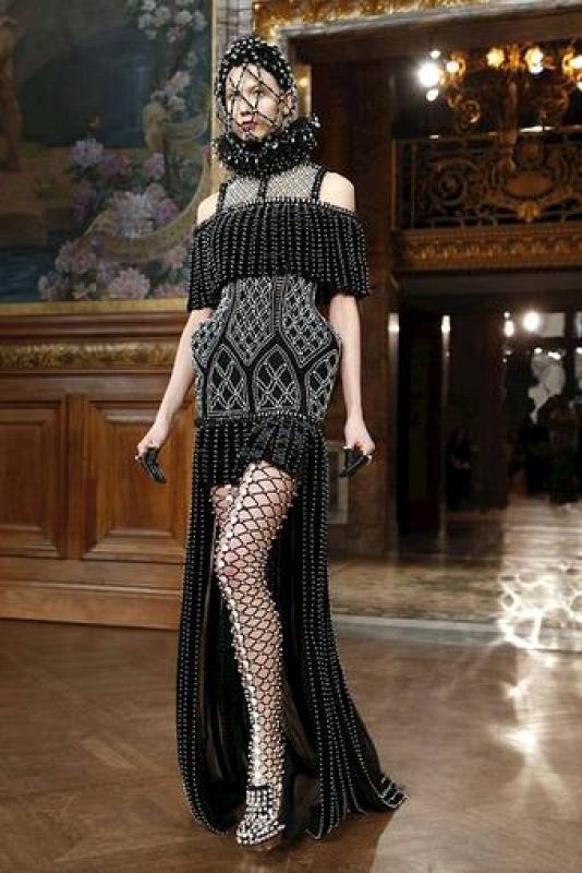  Alexander McQueen, otoño e invierno 2013/14