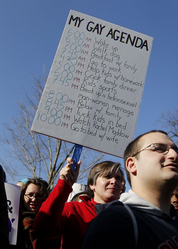 Una de las pancartas presentes en las manifestaciones a favor y en contra del matrimonio homosexual en Washington, Estados Unidos