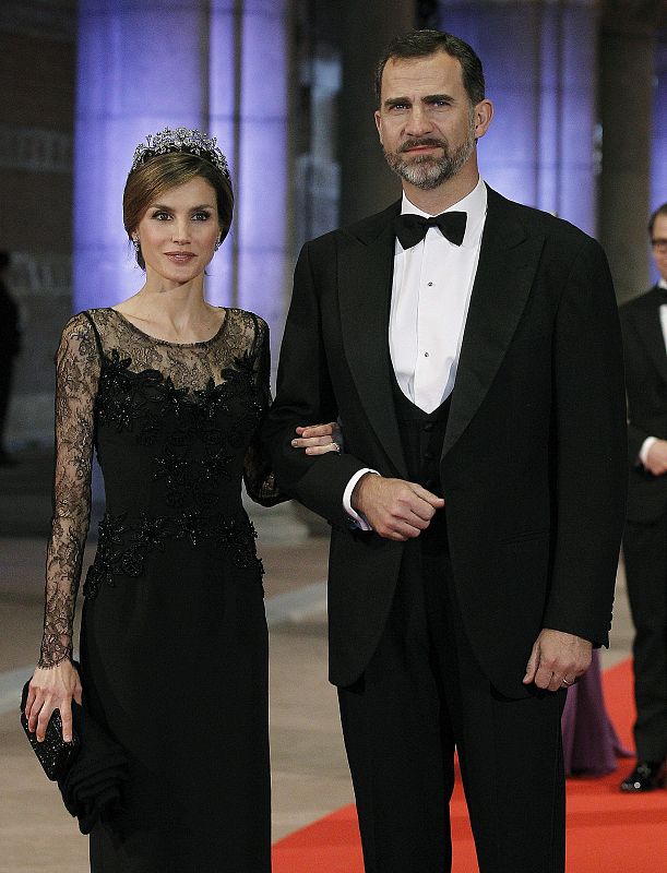 Los príncipes de Asturias, Felipe de Borbón y Letizia Ortiz, a su llegada a la cena de gala