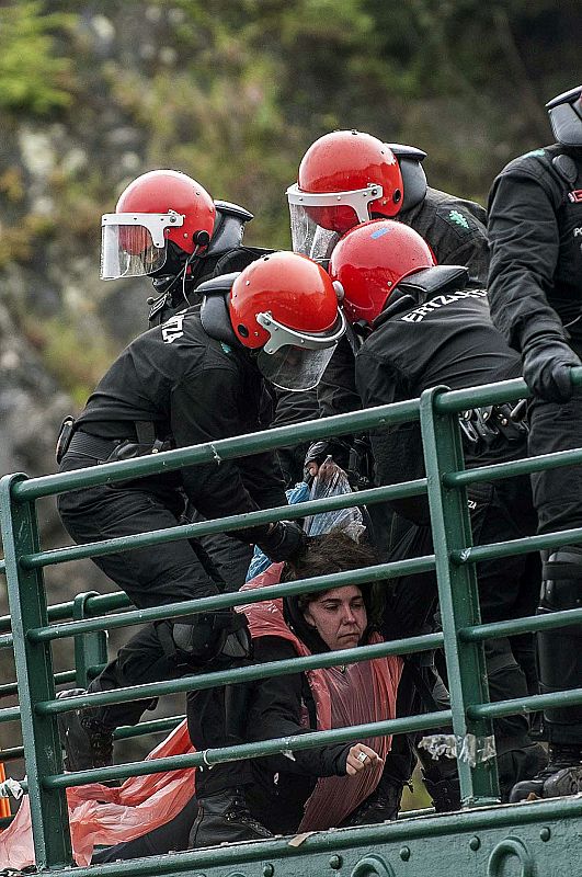 LA ERTZAINTZA DETIENE A LA COLABORADORA DE ETA EN ONDARROA