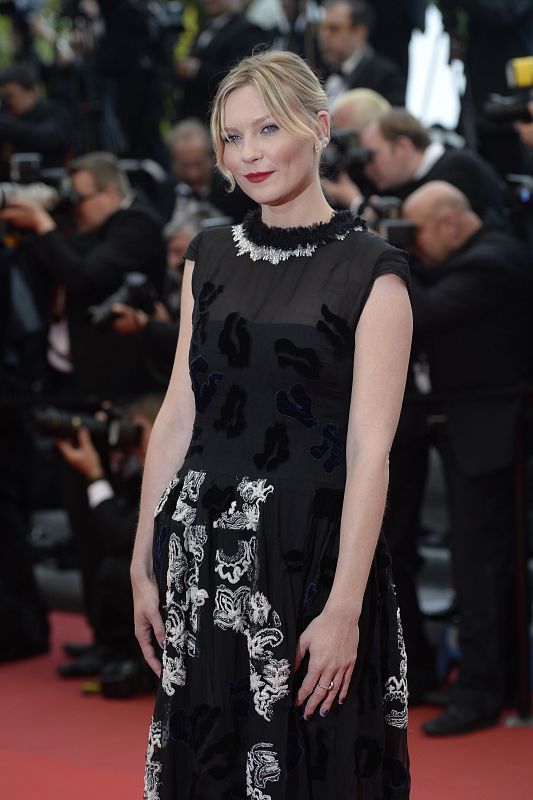 La actriz Kirsten Dunst posa en la alfombra roja del Festival de Cannes, que este año celebra su edición número 66