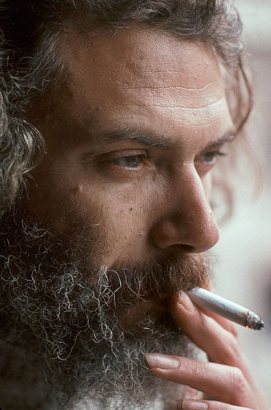 El artista franco-griego Georges Moustaki, en marzo de 1970, en París.