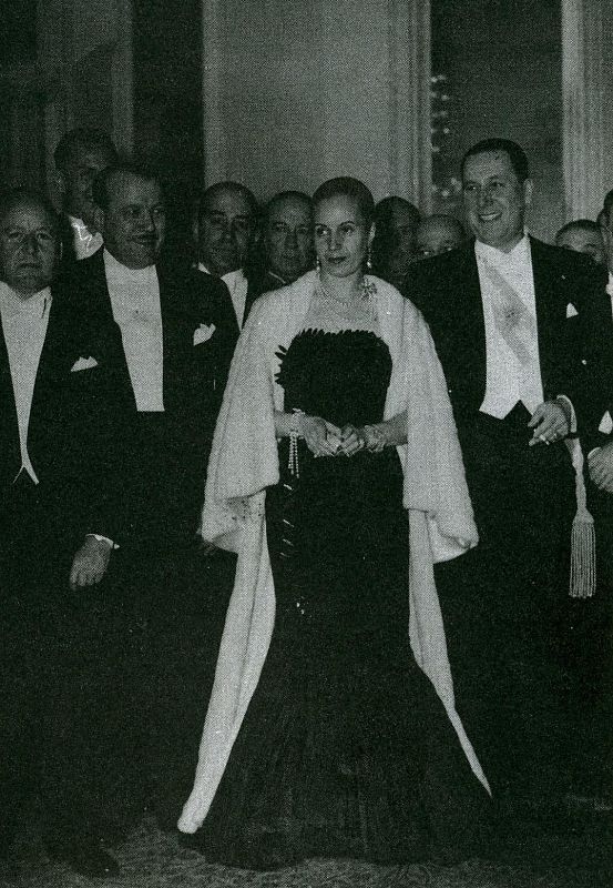 Eva Perón en el Colon Opera House de Buenos Aires.