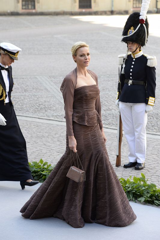 La princesa Charlene de Mónaco llega sola a la ceremonia.