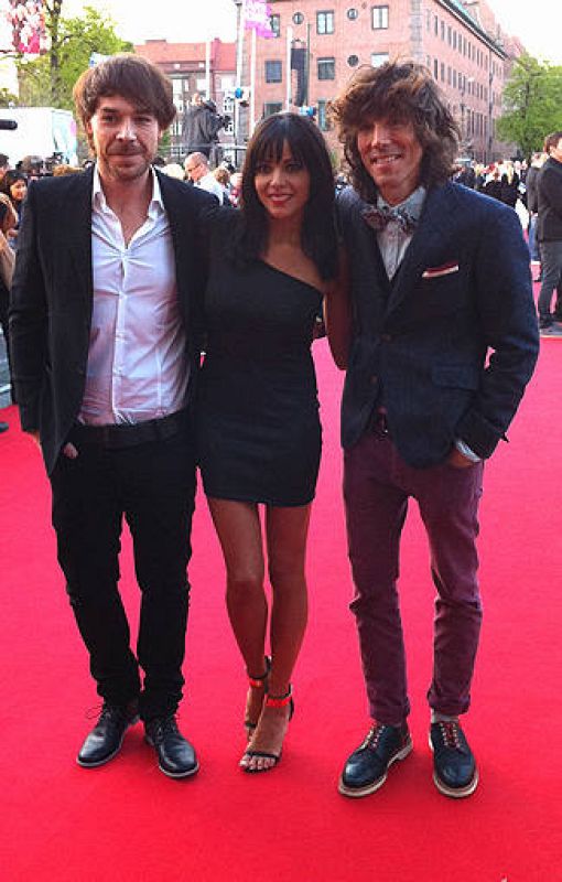   Raquel, David y Juan, a su llegada a la alfombra roja de la ceremonia inaugural de Eurovisión 2013