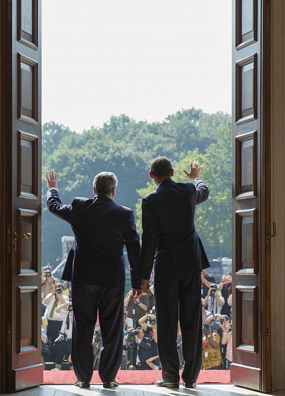 EL PRESIDENTE ALEMÁN RECIBIÓ A OBAMA EN SU PRIMERA VISITA OFICIAL A BERLÍN