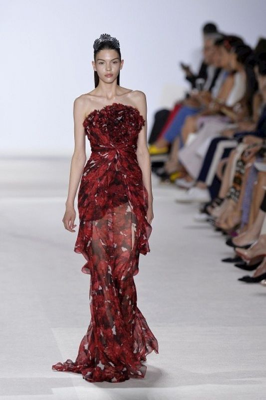 Desfile de Giambattista Valli. Alta costura de París