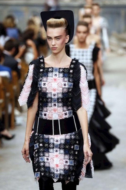 Desfile de Chanel. Alta costura de París