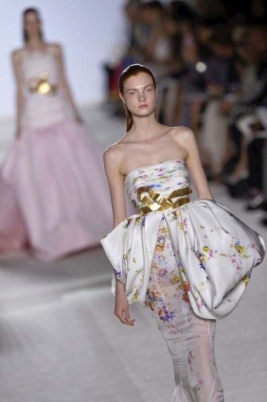 Desfile de Giambattista Valli. Alta costura de París