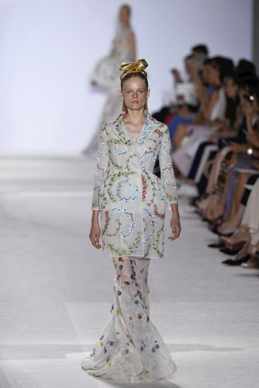 Desfile de Giambattista Valli. Alta costura de París