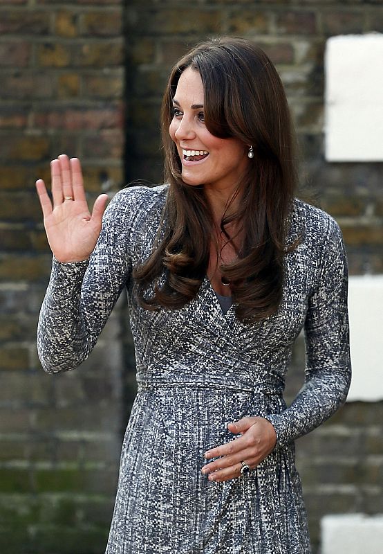En febrero, la duquesa visito la Hope House al sur de Londres luciendo su cuarto mes de embarazo.