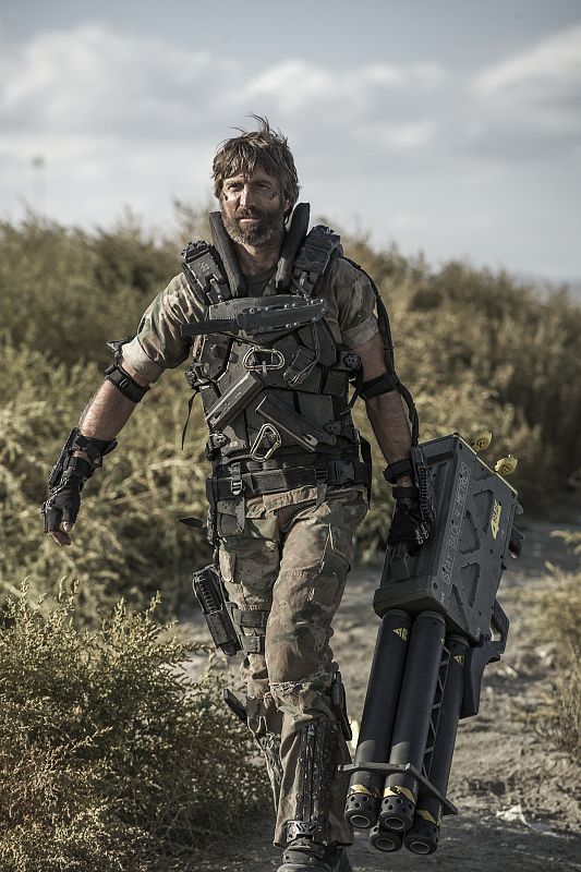 Sharlto Copley repite con Blomkamp después de 'District 9' para interpretar al compañero de Max, Kruger, en 'Elysium''.