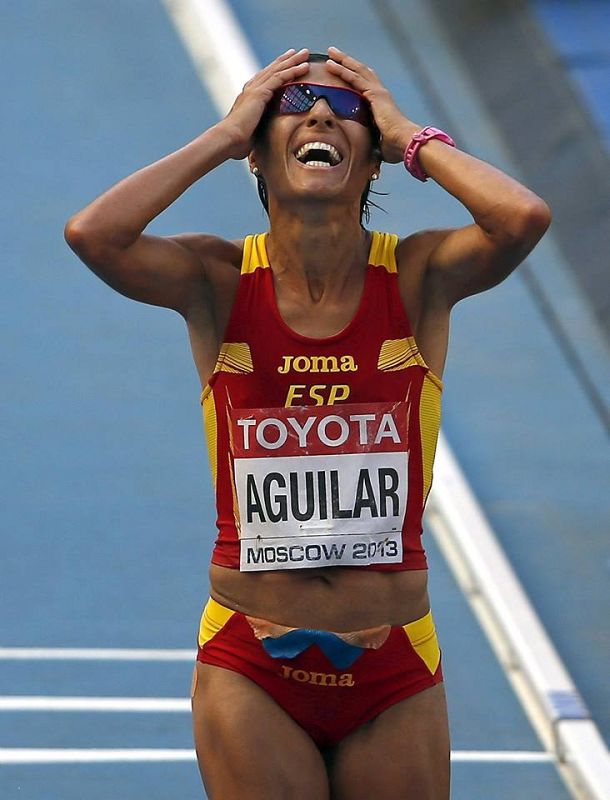 La atleta española Alessandra Aguilar tras conseguir el quinto puesto en la maratón femenina de los Mundiales de Atletismo Moscú 2013 que se celebran en el Estadio Olímpico Luzhniki.